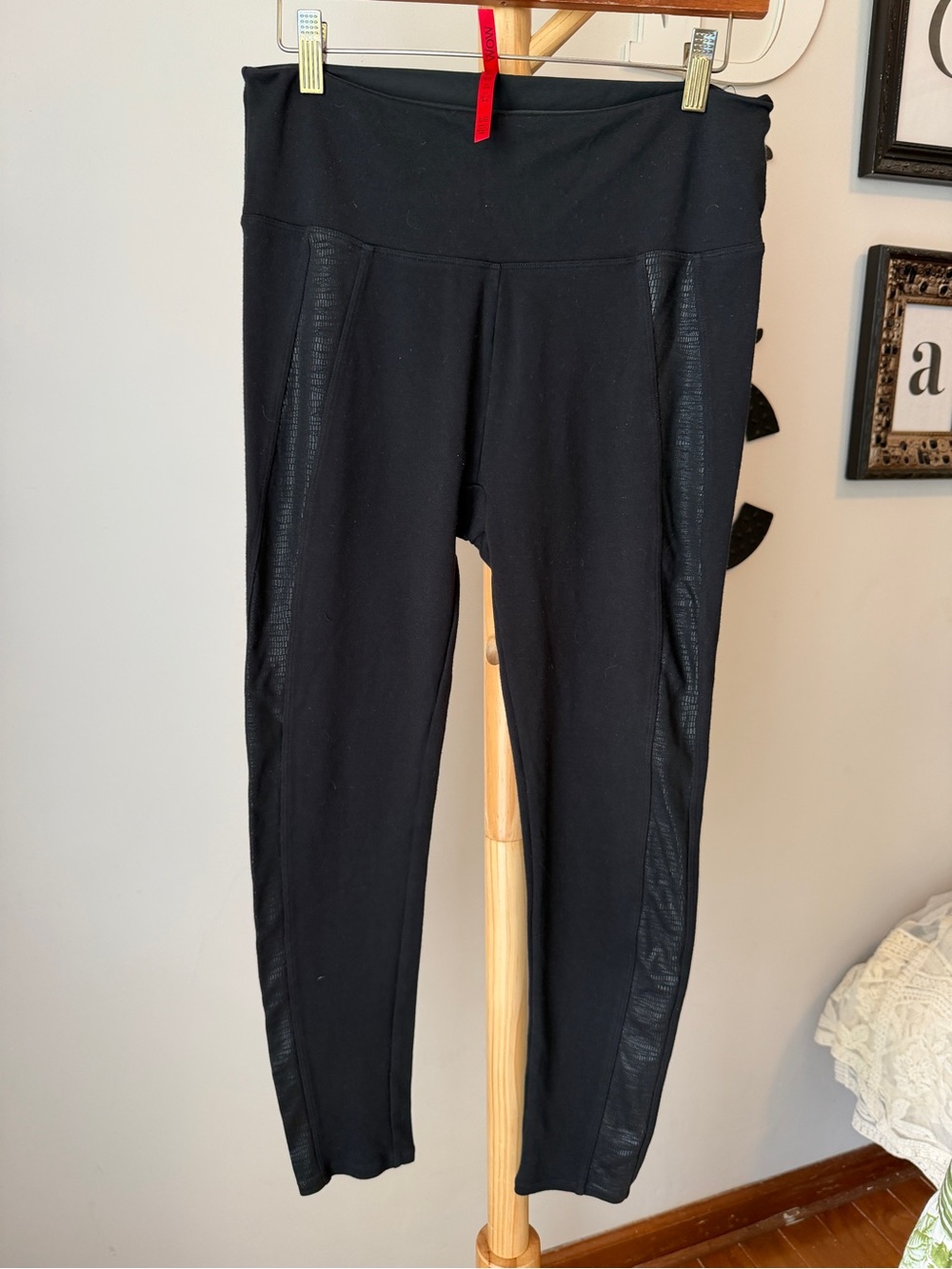 Spanx Ready to Wow Snake Stripe Leggings Black Slimming Size Medium